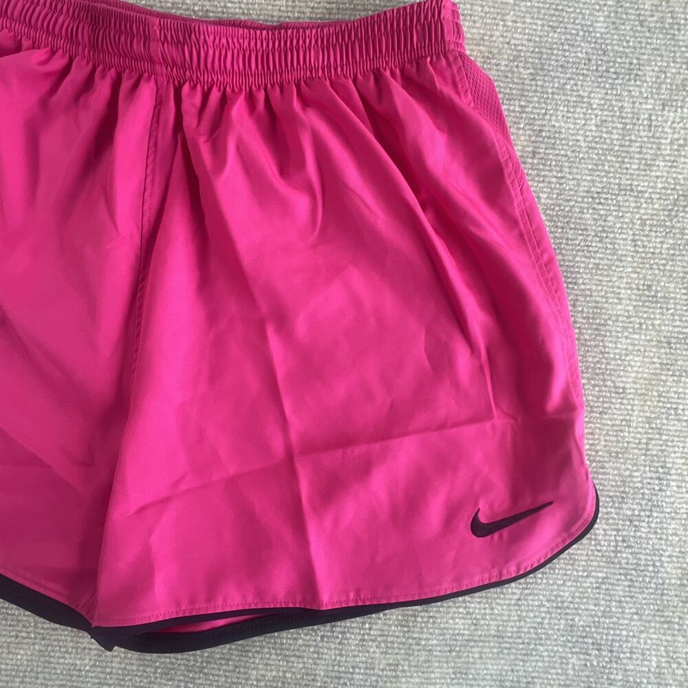 Nike Shorts Women's Medium Pink Dri-FIT Slim Fit Athletic 4" Inseam Gym